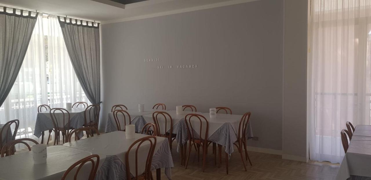 Hotel Monaco - Parcheggio Incluso Min 2 Gg Milano Marittima Exterior foto
